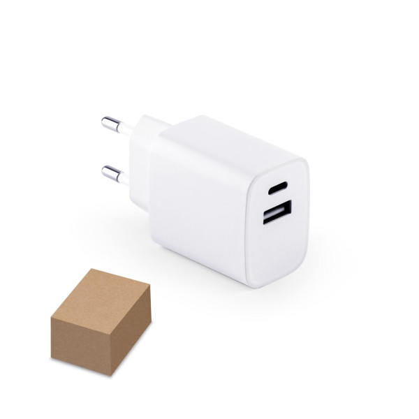 WEGENER. Ladegerät mit USB-A Anschluss 18W und USB-C 20W in Recyceltes ABS (100% rABS)